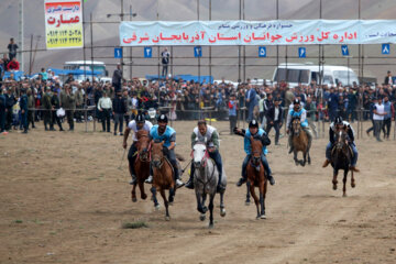 El festival cultural y deportivo de nómadas en el noroeste de Irán 