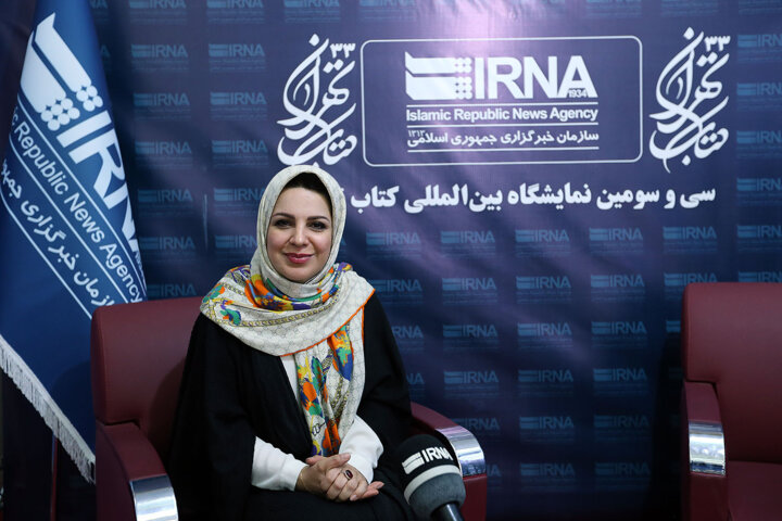 سوگل مشایخی آرزو دارد کدام کتاب را به همه جوانان هدیه دهد؟ «امیدوارم کتابباز بازگردد» 2