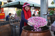 Blumen- und Rosenwasserfest in Teheran