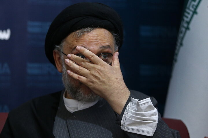نمایشگاه 33؛ ابطحی: مشکل اغلب سیاسیون ما این است که کتاب نمیخوانند 2