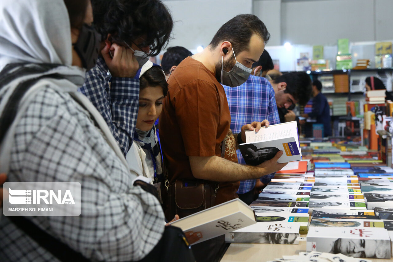 نمایشگاه 33؛ وزارت دادگستری فقط به کتابخانه ملی اعتماد دارد