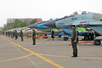 بازدید فرمانده نیروی هوایی ارتش از پایگاه شهید فکوری