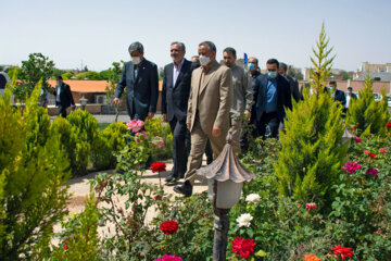 «سید صولت مرتضوی» معاون اجرایی رئیس جمهور روز دوشنبه از بیمارستان کوثر سمنان بازدید کرد