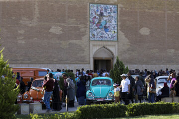 Exposición de vehículos clásicos Volkswagen en Shiraz
