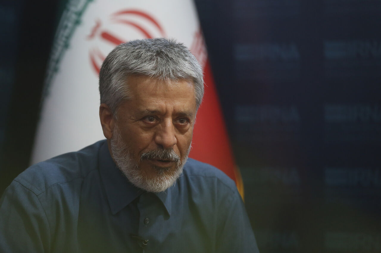 میهمان ایرنا؛ امیرسیاری: زندگینامهام در دست تهیه است / کتاب به بالابردن امنیت کمک میکند