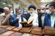 El presidente iraní visita la Feria Internacional del Libro de Teherán