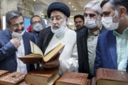 İran Cumhurbaşkanı Tahran'daki Uluslararası Kitap Fuarı ziyaretinden görüntüler

