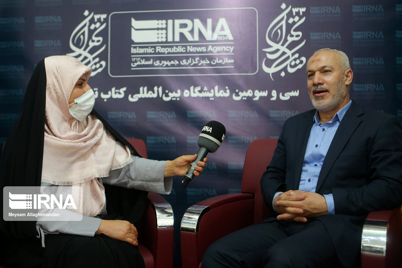 نماینده جنبش جهاد اسلامی فلسطین: نمایشگاه کتاب تهران چتری برای وحدت و تفاهم است