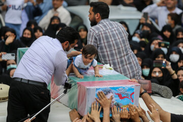 Ceremonia fúnebre del militar del CGRI en Teherán