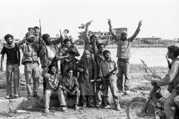 عملیات بیت المقدس- فتح خرمشهر- عکاس: جاوید الاثر کاظم اخوان