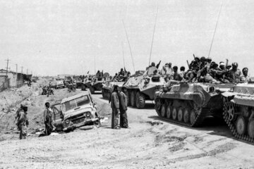 اسرای عراقی پس از فتح خرمشهر- عکاس: رضا آقارضی