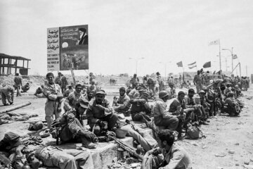 دروازه خرمشهر- عکاس: شهید داریوش گودرزی کیا