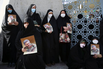 Dernier adieu au colonel du CGRI, lors de funérailles à Téhéran, tué le dimanche 22 mai 2022 par les terroristes 