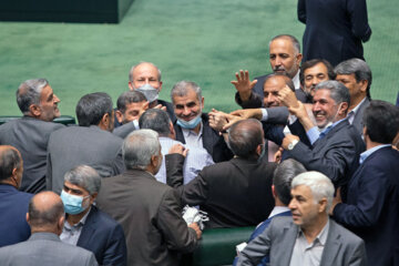 Celebradas las elecciones para elegir el presidente del Parlamento iraní
