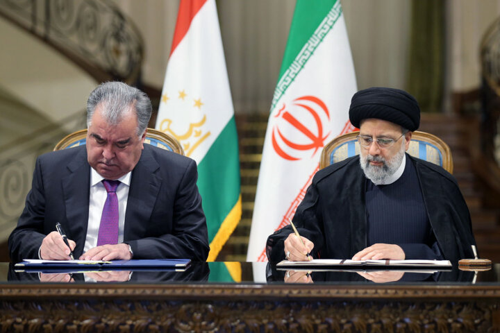 دستاوردهای ملموس سیاست خارجی رییس جمهور/ امضای ۹۶ سند همکاری و تفاهم نامه در یکسال