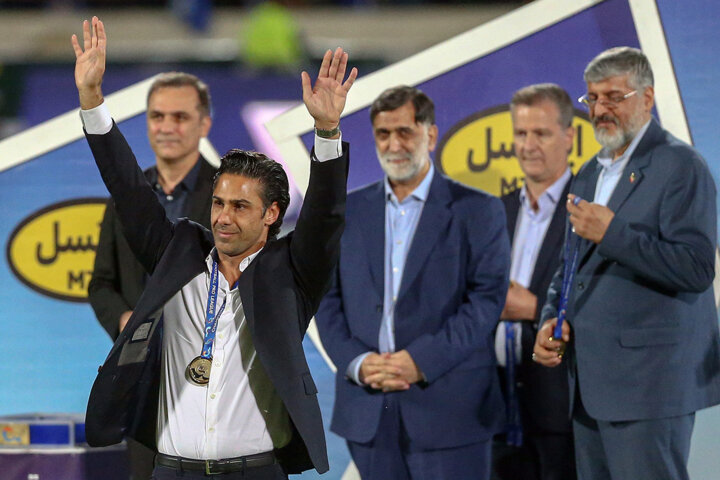 از گزینههای نیمکت استقلال تا خداحافظی احساسی رامین با هواداران پرسپولیس