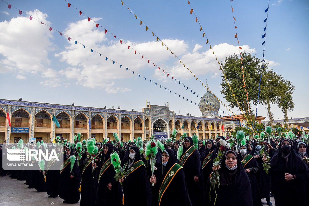 خادمان حرم شاهچراغ (ع) با این امامزاده والامقام تجدید میثاق کردند 