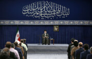 Ayatollah Khamenei trifft sich mit Funktionären der iranischen Hajj-Organisation
