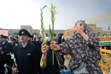 گلباران حرم امام رضا (ع)