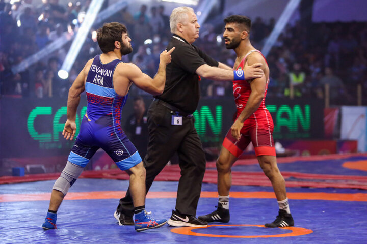 فلاح: جام تختی را بیاعتبار کردهاند/ چرخه انتخابی شفاف نیست