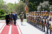 ایرانی صدر کیجانب سے مادورو کا باضابطہ استقبال کے مناظر
