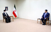 Ayatolá Jamenei: «La única forma de lidiar con la guerra híbrida de EEUU es la resistencia»