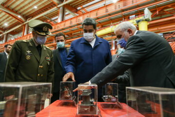 Nicolás Maduro, le président du Venezuela en visite à MAPNA, un des plus grandes entreprises iraniennes d'ingénierie et d'énergie 