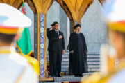 El presidente Raisi recibe oficialmente a su homólogo turkmeno