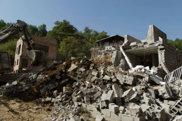 ۵۵ مورد ساخت و ساز غیرمجاز در همدان تخریب شد