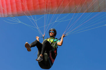 Marivan hospeda las competiciones de Aterrizaje de precisión en parapente 