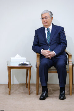 Le président du Kazakhstan, Kassym-Jomart Tokaïev, rencontre le Leader 