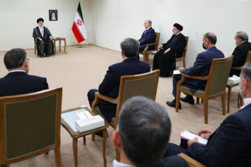 Devrim Lideri Ayetullah Hamanei, Tahran'da Kazakistan Cumhurbaşkanı Kasım Cömert Tokayev'i kabul etti