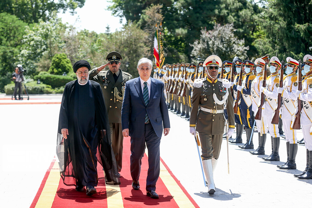 ایرانی صدر نے اپنے قازق ہم منصب کا باضابطہ استقبال کیا