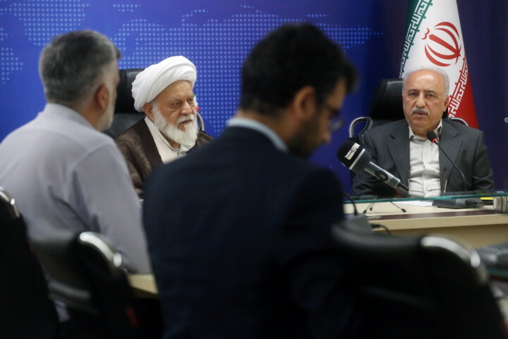 مصباحی: گام بلند دولت برای حذف یک رانت بزرگ/ افقه: دیگر فرصت آزمون و خطا نداریم