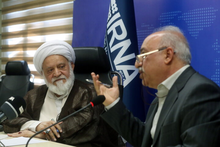 مصباحی: وضعیت اقتصادی نگرانکننده بود، اکنون امیدبخش است/ افقه: مردم دیگر صبر و تحمل گذشته را ندارند