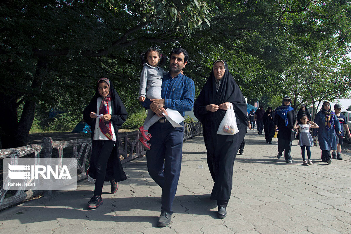 برگزاری همایش‌های پیاده‌روی خانوادگی در کشور در دهه کرامت