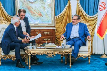 El jefe de política exterior de la UE se reúne con el secretario del Consejo Supremo de Seguridad Nacional iraní en Teherán
