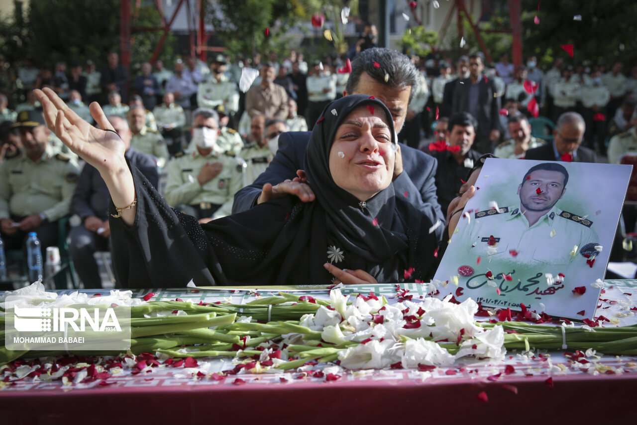 پلیس مظلوم در دهه ۹۰؛ هر ۵ روز یک شهید پلیس مظلوم در دهه ۹۰؛ هر ۵ روز یک شهید