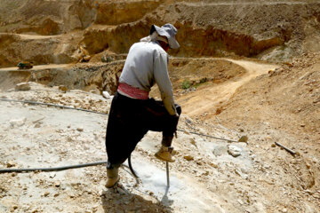 معدن سنگ آهن قره‌کند بیجار در استان کردستان