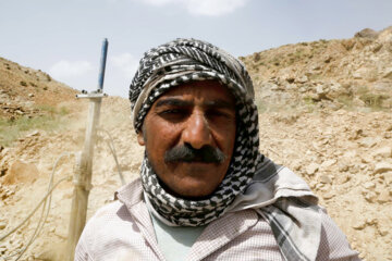 پرتره یکی از کارگران معدن سنگ آهن قره‌کند بیجار
