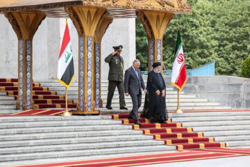 استقبال رسمی از نخست وزیر عراق