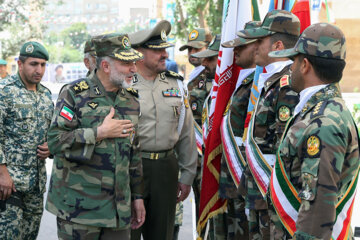  امیر «کیومرث حیدری» فرمانده نیروی زمینی ارتش در مراسم افتتاح پروژه ۳۱۳ واحدی طرح «مهر ولایت ۳»