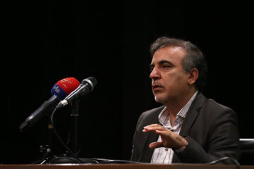 سخنرانی «مسعود سلیمانی» رئیس دانشکده فناوری های نوین پزشکی دانشگاه علوم پزشکی شهیدبهشتی در همایش افشای حقوق بشر آمریکایی 