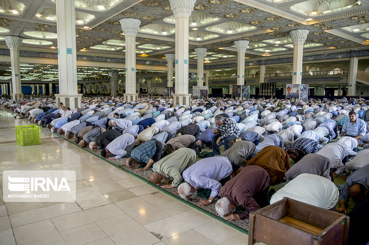 امام جمعه الیگودرز: نماز جمعه متعلق به فرد یا گروه خاصی نیست
