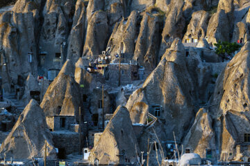 El pueblo rocoso de Kandovan en el noroeste de Irán
