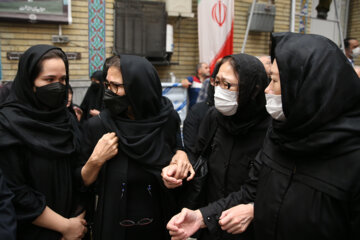 Funeral por la madre japonesa “Saba Babei” en Teherán