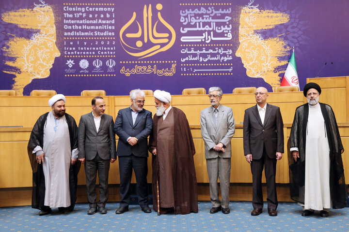 قدرشناسی از نخبگان علمی و تدوین طرح منش استادی