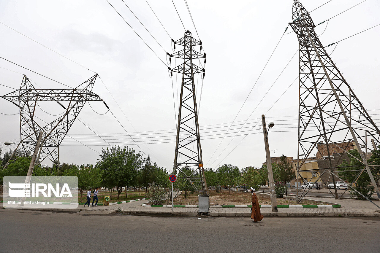 اتصال برقی ایران با کشورهای همسایه باعث افزایش درآمد و رونق کسب‌وکارها می‌شود