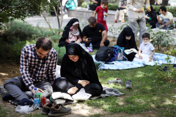 Tahran Üniversitesi'nde Arefe Günü Duası okundu