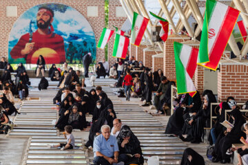 Tebriz Halkının Arefe Günü Duası Törenlerinin Fotoğrafları